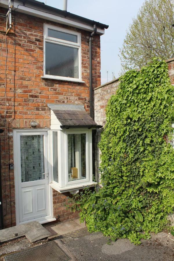 Tarvin House Villa Chester Bagian luar foto